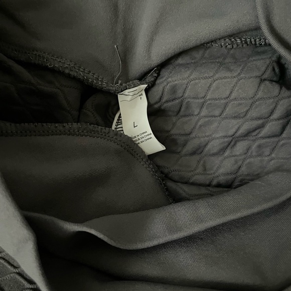 NWOT TikTok Famous Scrunch Booty Leggings - Picture 4 of 4